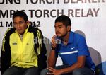 Bambang Pamungkas Bawa Api Obor Olimpiade 2012