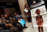 Merokok tak hanya berakibat buruk bagi perokok saja, melainkan lingkungan sekitarnya juga ikut terkena imbas.