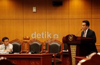 Sebaiknya aturan itu dinyatakan tegas saja, misalnya, disebutkan diatur dalam PP, lalu PP itu mendelegasikan ke aturan yang lebih teknis lagi seperti Peraturan MA atau Peraturan Menkeu untuk mengatur tunjangan hakim dan hak-hak lainnya, kata Yusril.
