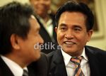 Bebas dari Sisminbakum, Yusril Tersenyum Lebar