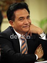Bebas dari Sisminbakum, Yusril Tersenyum Lebar