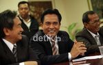 Bebas dari Sisminbakum, Yusril Tersenyum Lebar