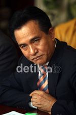 Bebas dari Sisminbakum, Yusril Tersenyum Lebar