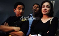 Mereka datang ke Direktorat Reserse Kriminal Umum Polda Metro Jaya sejak pukul 11.00 dan selesai sekitar pukul 4 sore