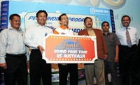 Program yang berlangsung 15 Februari-15 Mei 2012 tersebut menawarkan hadiah Grand Prize 7 paket tour bersama keluarga ke Australia dan 70 paket beasiswa. (Humas BRI).