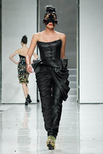 Didi Budiardjo Couture 2012 Claire de Lune at Grand Ballroom Hotel Mulia. Senayan. Jakarta. [Foto: Mohammad Abduh/Wolipop]