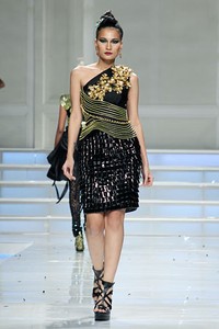 Didi Budiardjo Couture 2012 Claire de Lune at Grand Ballroom Hotel Mulia. Senayan. Jakarta. [Foto: Mohammad Abduh/Wolipop]