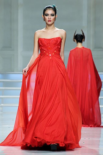Didi Budiardjo Couture 2012 Claire de Lune at Grand Ballroom Hotel Mulia. Senayan. Jakarta. [Foto: Mohammad Abduh/Wolipop]