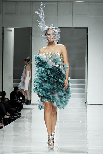 Didi Budiardjo Couture 2012 Claire de Lune at Grand Ballroom Hotel Mulia. Senayan. Jakarta. [Foto: Mohammad Abduh/Wolipop]