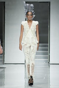 Didi Budiardjo Couture 2012 Claire de Lune at Grand Ballroom Hotel Mulia. Senayan. Jakarta. [Foto: Mohammad Abduh/Wolipop]