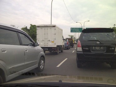 Jarak 10 Km di Tol JORR Ditempuh 3 Jam