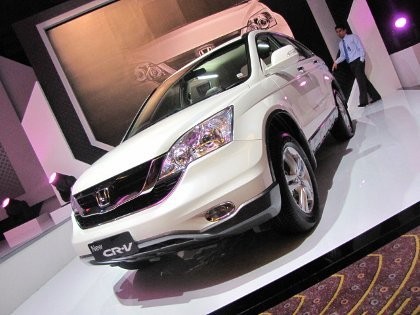 Naik Mobil Putih Lebih Aman dari Kecelakaan