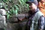 Geolog Teliti Bebatuan di Gunung Padang