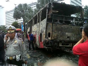 Bus TransJ yang Terbakar Tinggal Kerangka, Sudirman-Thamrin Macet 1 Km