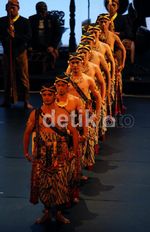 Tari Keraton yang Nyaris Punah Buka IDF 2012