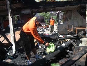 Rawat Inap di Rumah Sakit, Dua Rumah Hangus Terbakar
