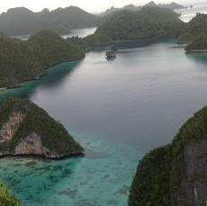 Raja Ampat, Wisata Mahal yang Membayar dengan Lengkap