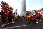 Maskot DIO Hibur Anak-anak di Bundaran HI