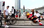 Maskot DIO Hibur Anak-anak di Bundaran HI