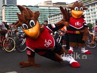 Maskot DIO Hibur Anak-anak di Bundaran HI