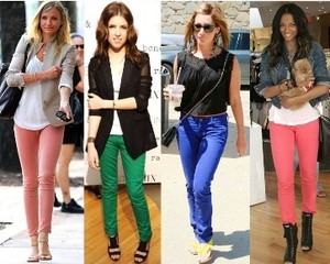 7 Tips Padu Padan Celana Jeans Berwarna Terang