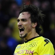 Hummels Bersama Dortmund Hingga 2017