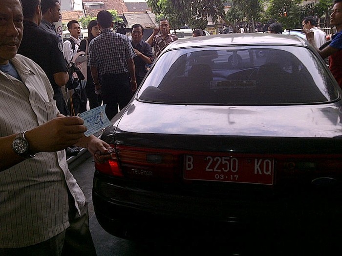 Mobil Dinas Minum BBM Premium, Hatta: Potret dan Laporkan!