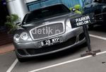 Bentley Mewah di Parkiran Eselon I Kemenkominfo