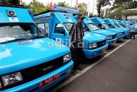 Mobil layanan dilengkapi dengan proyektor film, pemutar cakram dan pengeras suara serta internet.