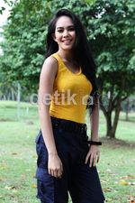 Aksi Cewek-cewek Seksi di Mama Minta Pulsa