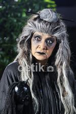 Hiii...Awas Ada Mak Lampir!