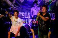 Band yang terbentuk pada 2004 itu memang memadukan gaya musik mereka dengan kombinasi pop, punk dan hardcore melodis.