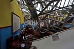 Atap Ruang Kelas SDN 20 Cipinang Ambruk
