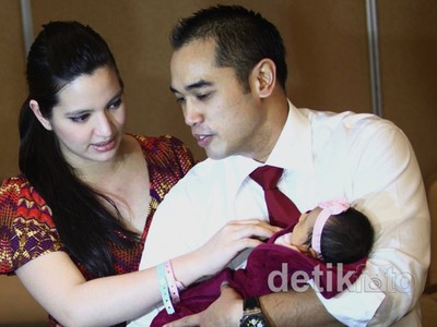 Ini Dia Anak Pertama Ardie Bakrie & Nia Ramadhani