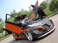 Untuk mewujudkan kesan ekstrem, pilar mobil dipangkas dan sasis diperkuat. Luthfi Andika/detikOto.