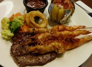 Empuk Juicy Duo Steak Bergaya Klasik