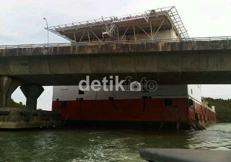 Kemhub: Kapal Tabrak Jembatan Barelang Batam karena Hanyut, 5 ABK Hilang