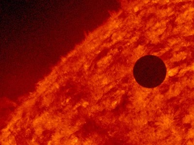 Wow! Venus Mampir di Matahari