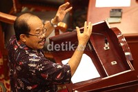 Pengamat perminyakan Perdana WS. Kurtubi memberikan kesaksian.