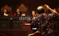 Pengamat perminyakan Kurtubi berharap UU Migas dihapus.