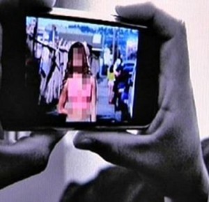 Waduh! Guru Teladan Hobi SMS Mesum dengan ABG