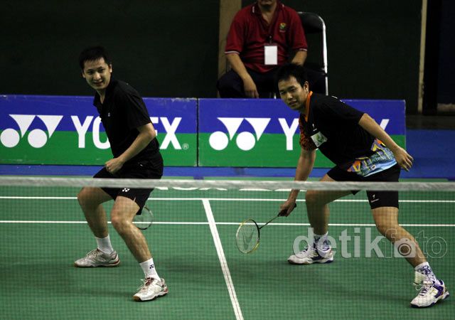 Hendra/Alvent Tumbangkan Arya/Edi 