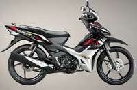 Selain cakram rem di kaki depan dan belakang, New TVS RockZ 125 cc ini juga memiliki konsep warna dan stripe baru. (dok TVS)