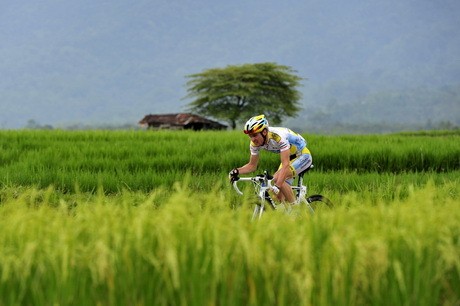 Etape Ketiga Jadi Milik Oscar Pujol Munoz