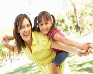6 Cara Agar Ibu Punya Energi Lebih Saat Mengurus Anak