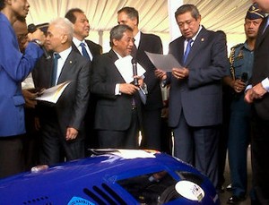 Mahasiswa Pamer Mobil Irit BBM pada Presiden SBY