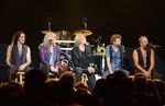 Def Leppard Konser Eksklusif di YouTube