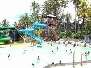 Akhir Pekan, Saatnya Basah-basahan di Pikatan Water Park!