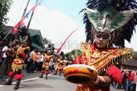 arian itu diiringi dengan musik dan tembang Jawa yang intinya menyangkut berbagai nasihat tentang kebaikan hidup.