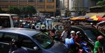 Bahu Jalan Dipenuhi PKL, Tanah Abang Macet